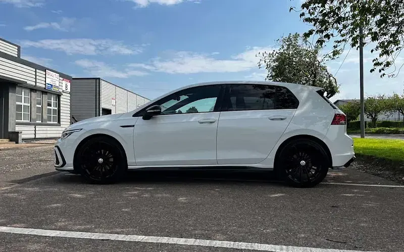 Used VW Golf VIII R-line 150 HP (110 kW) 2024 Hatchback