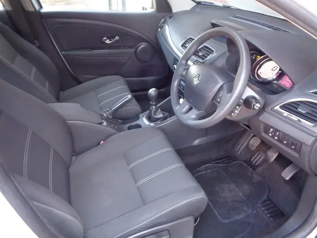 Usado Renault Mégane GrandTour Expression+ 110 HP (80 kW) 2015 Branco Carrinha