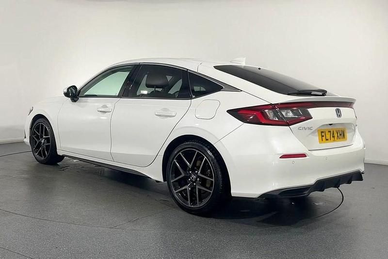 Begagnad Honda Civic Advance 2024 Vit Halvkombi
