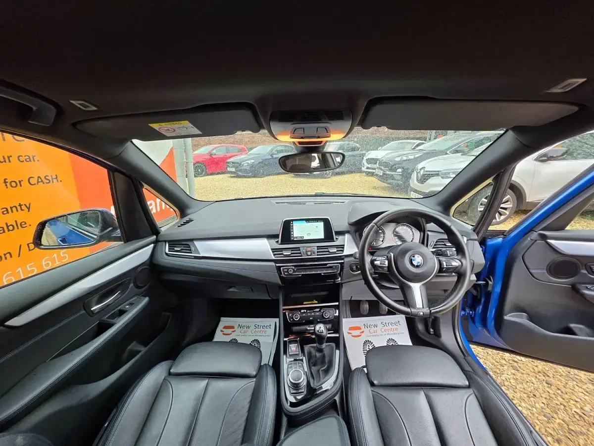 Begagnad BMW 218 M Sport 2018 Blå Halvkombi