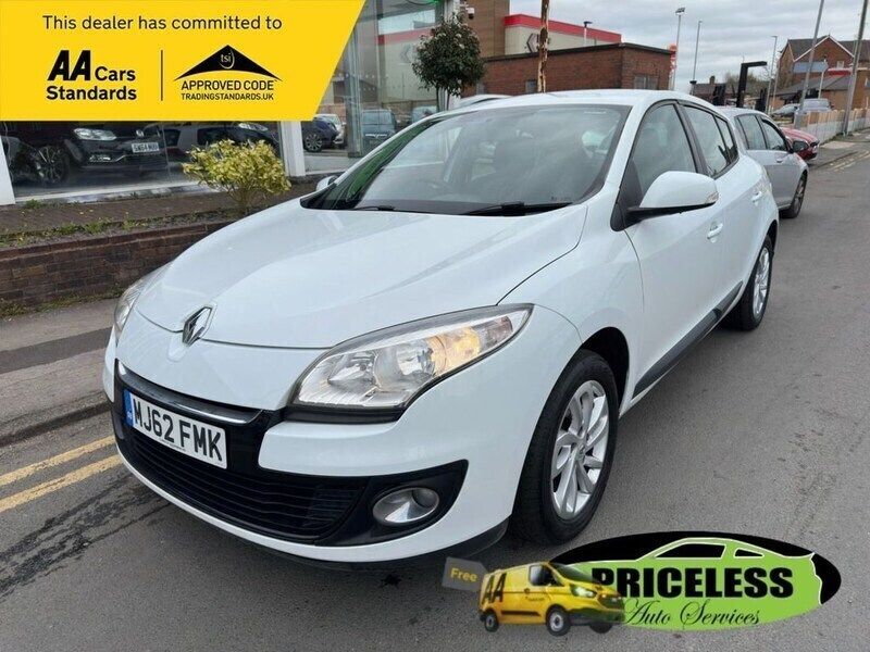 White Used 2012 Renault Mégane III Expression+ Hatchback | £2,495 (Fair price) - Image 1/4