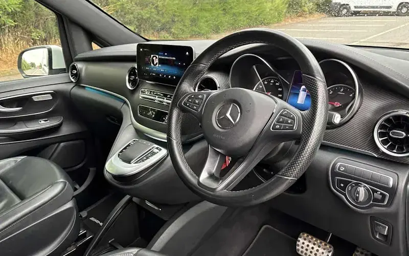 Used Mercedes V220 AMG line 163 HP (119 kW) 2024 White MPV