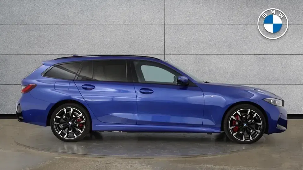 Used BMW 330 M Sport 288 HP (211 kW) 2026 Blue Estate