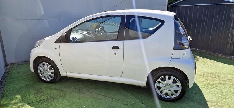 Used Citroën C1 VTR Sport 68 HP (50 kW) 2011 White Hatchback