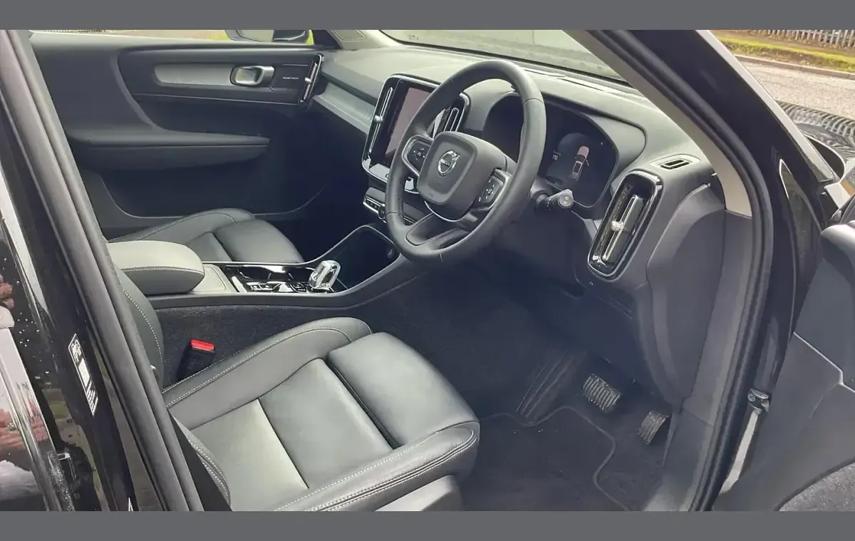 Used Volvo XC40 Ultra 194 HP (142 kW) 2025 Black SUV