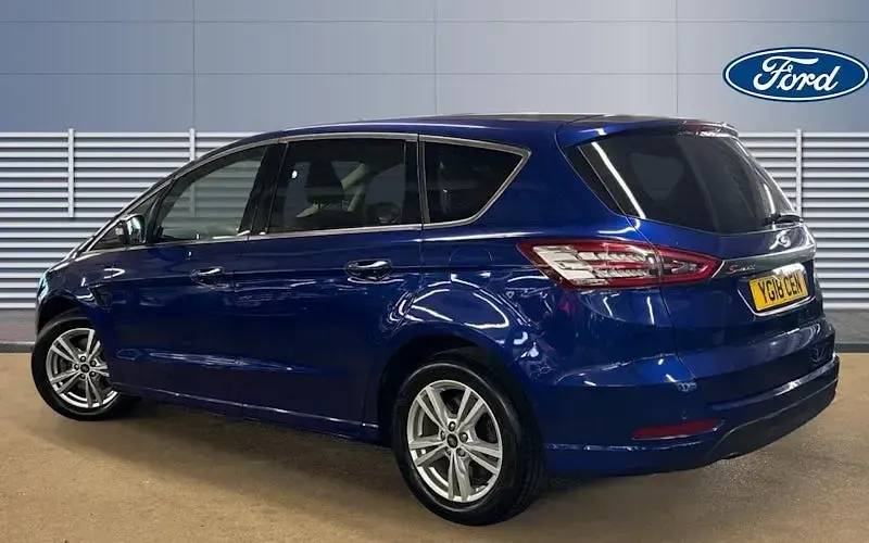 Usado Ford S-MAX Titanium 160 CV (117 kW) 2018 Azul Monovolumen