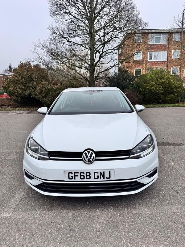 Used VW Golf VII SE 2018 White Hatchback