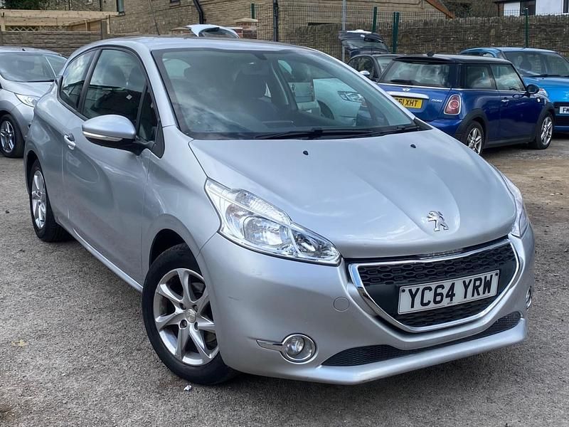 Used Peugeot 208 Active 68 HP (50 kW) 2014 Silver Hatchback