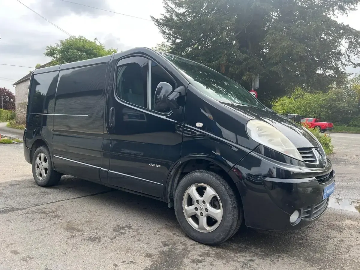 Used Renault Trafic 115 HP (84 kW) 2012 Black MPV