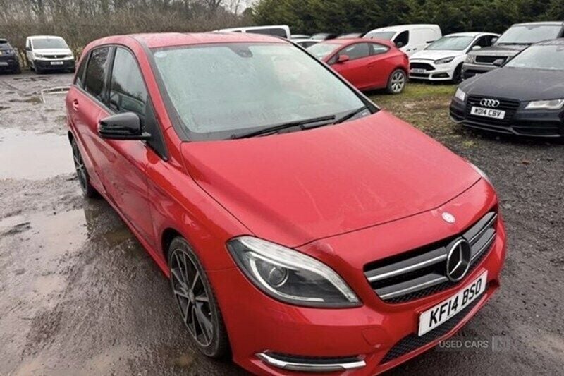 Red Used 2014 Mercedes B180 MPV | £7,250 (Good price) - Image 1/1