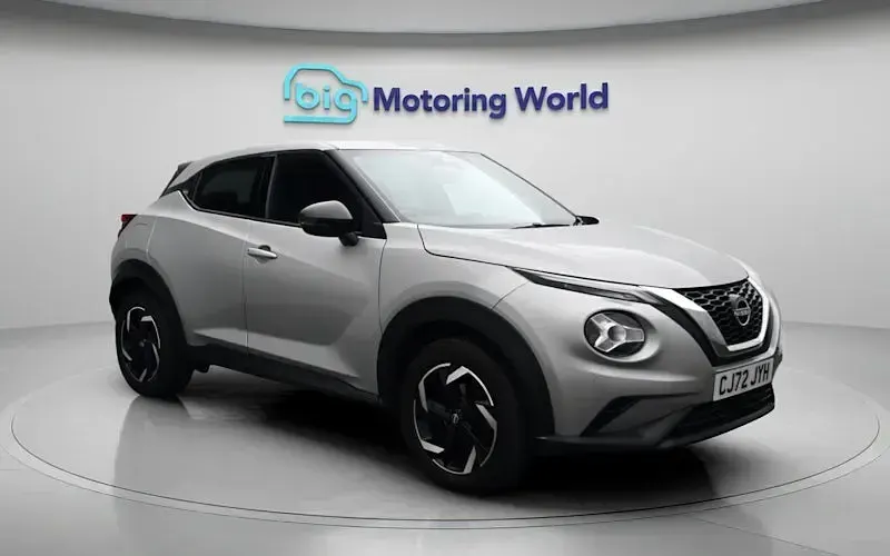 Used Nissan Juke N-Connecta 114 HP (83 kW) 2023 Silver SUV