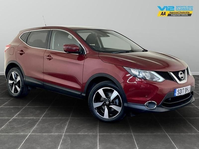 Red Used 2017 Nissan Qashqai 360º SUV | £11,495 (Good price) - Image 1/2