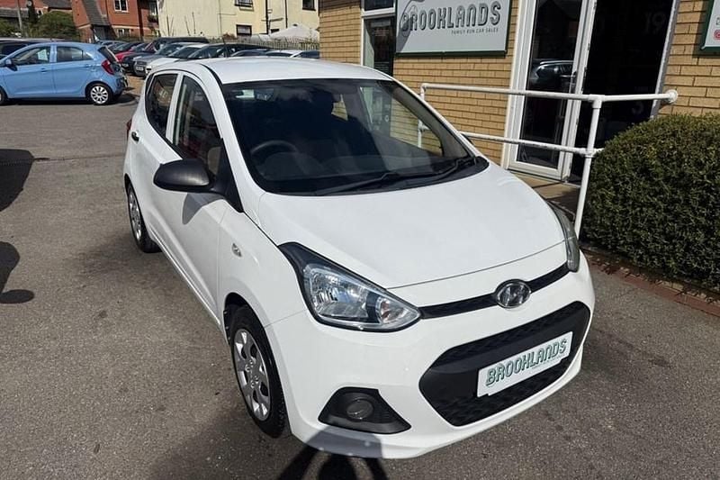 Blue Used 2016 Hyundai i10 Premium Hatchback | £4,995 (Fair price) - Image 1/1