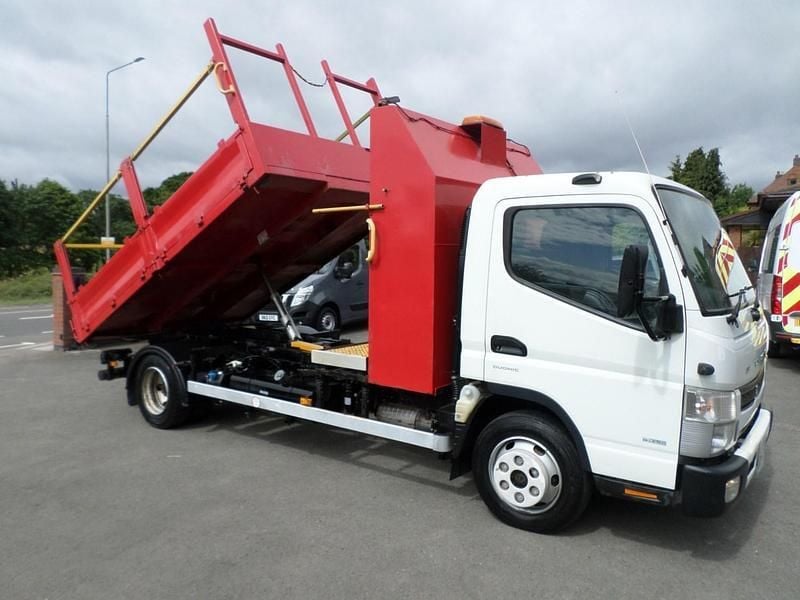 White Used 2018 Mitsubishi Canter | £9,995 (Good price) - Image 1/4