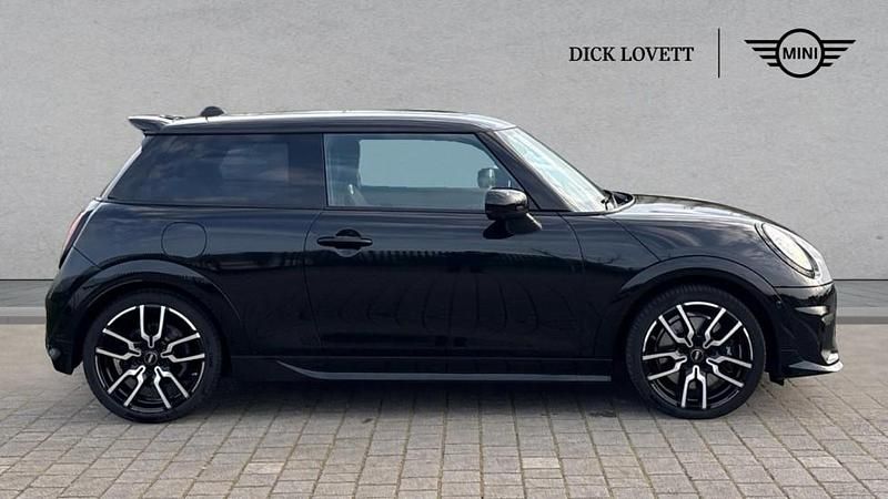 Used Mini Cooper S Hatch 201 HP (147 kW) 2025 Black Hatchback