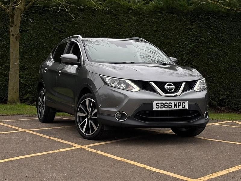 Used Nissan Qashqai Tekna 163 HP (119 kW) 2016 Grey SUV