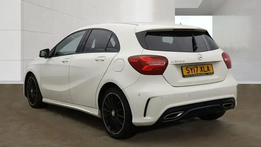 Used Mercedes A200 AMG Line Premium 136 HP (100 kW) 2017 White Hatchback