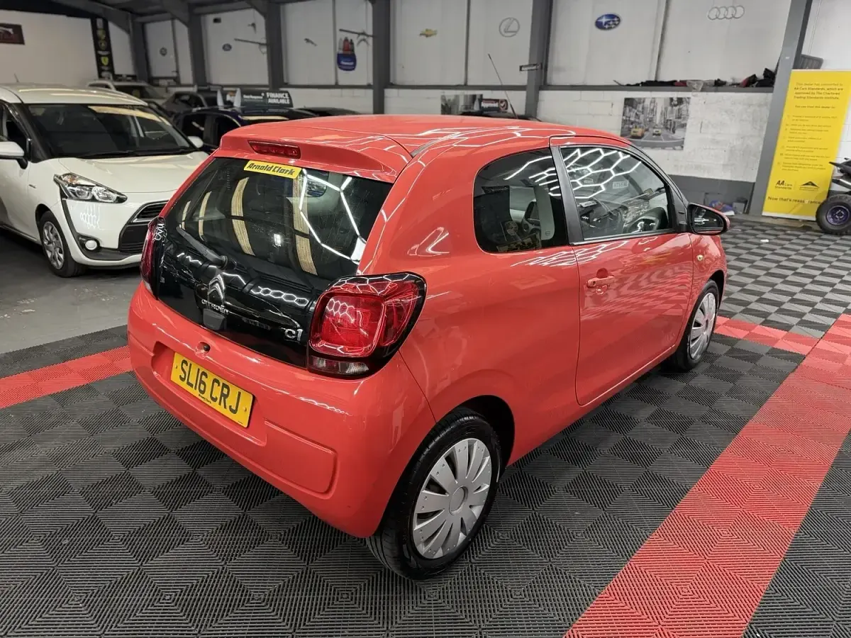 Used Citroën C1 Feel 68 HP (50 kW) 2016 Orange Hatchback