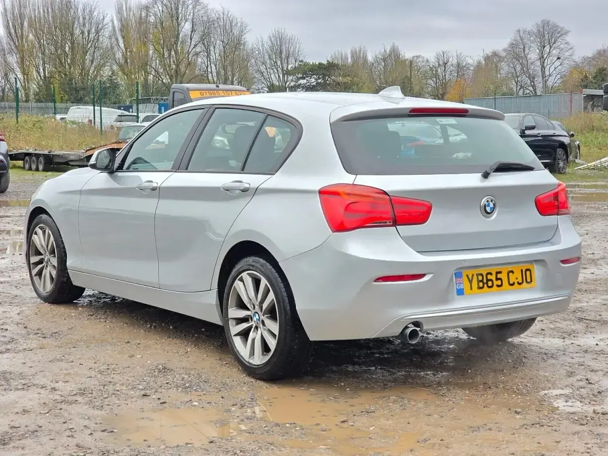 Used BMW 118 Sport Line 150 HP (110 kW) 2015 Silver Hatchback