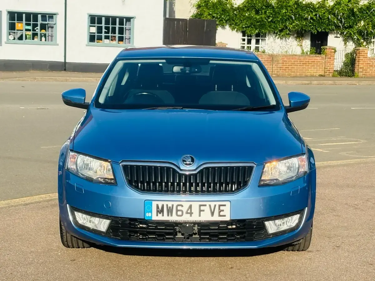Used Skoda Octavia Elegance 184 HP (135 kW) 2015 Blue Estate