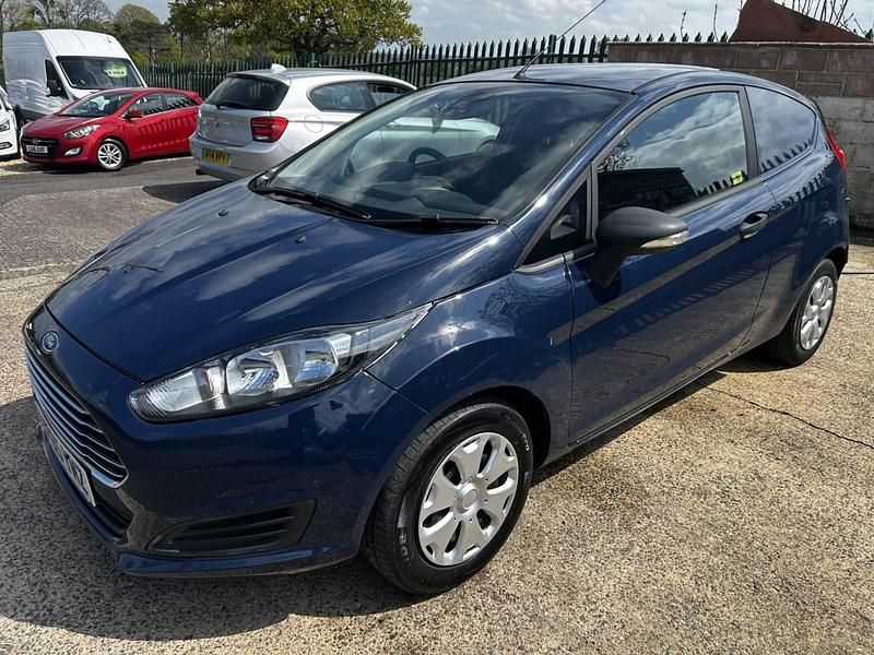 Usado Ford Fiesta 2015 Azul Van