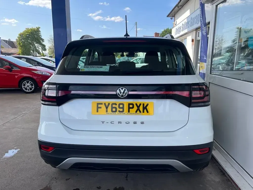 Used VW T-Cross SE 95 HP (69 kW) 2019 White SUV