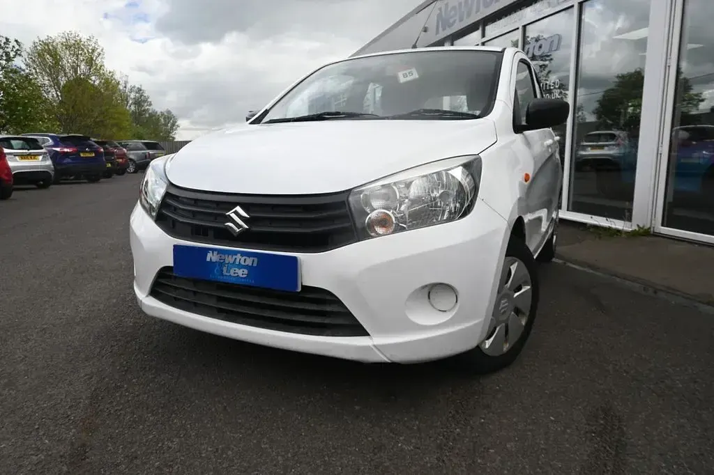 Used Suzuki Celerio 68 HP (50 kW) 2016 White Hatchback