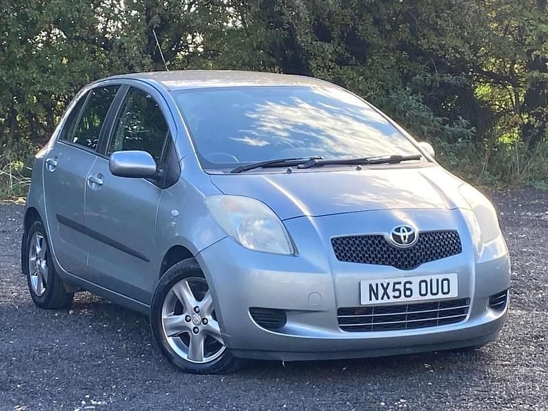 Silver Used 2006 Toyota Yaris T3 Hatchback | £1,890 (Fair price) - Image 1/4
