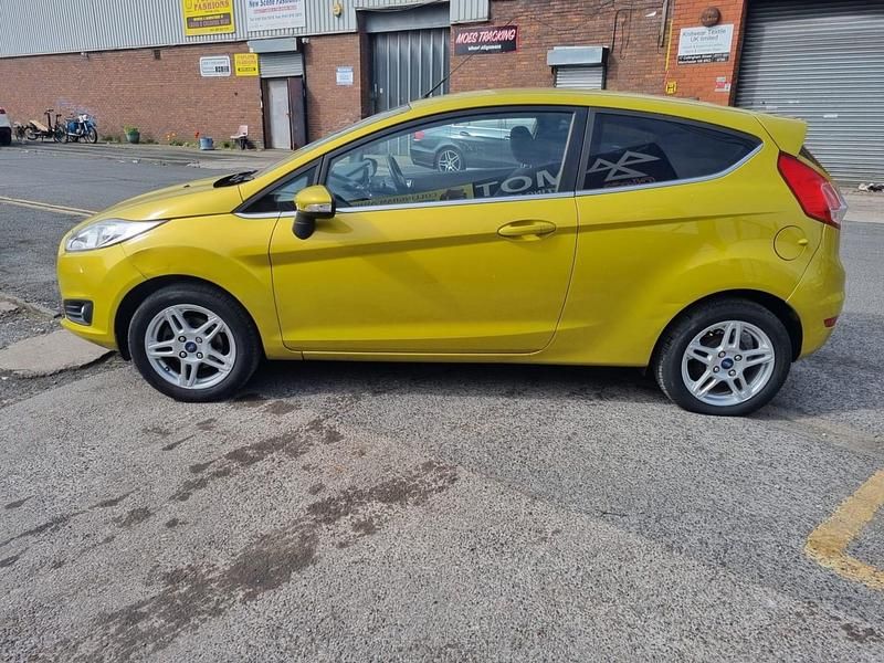 Yellow Used 2013 Ford Fiesta Zetec Hatchback | £4,995 (Fair price) - Image 1/4