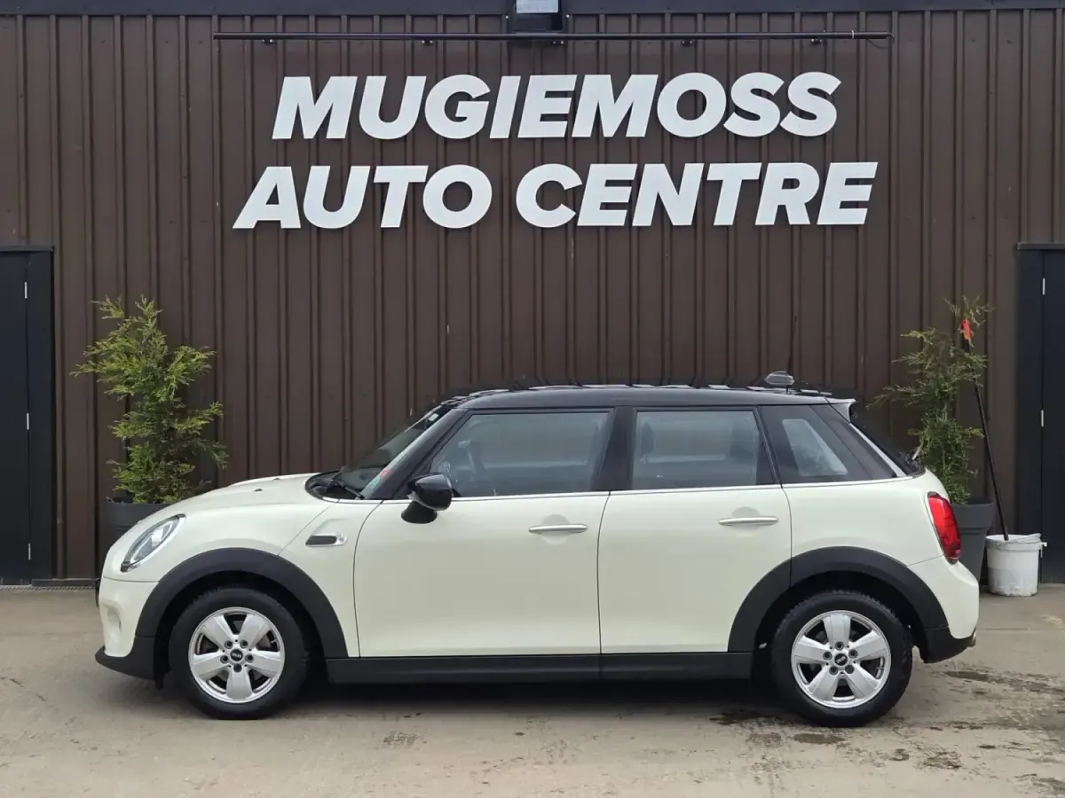 Begagnad Mini Cooper Classic 2020 Vit Halvkombi