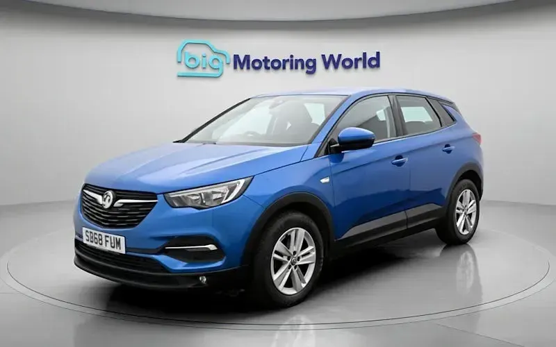 Used Vauxhall Grandland X S 131 HP (96 kW) 2019 Blue SUV