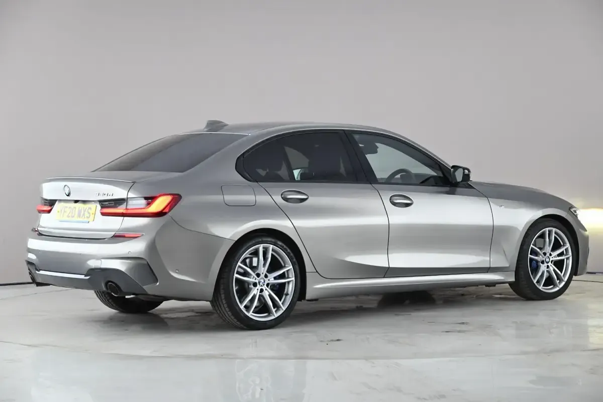 Usado BMW 320e M Sport 190 CV (139 kW) 2020 Gris Berlina