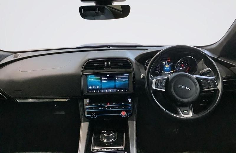 Second-hand Jaguar F-Pace R-Sport 180 CP (132 kW) 2019 Albastru SUV