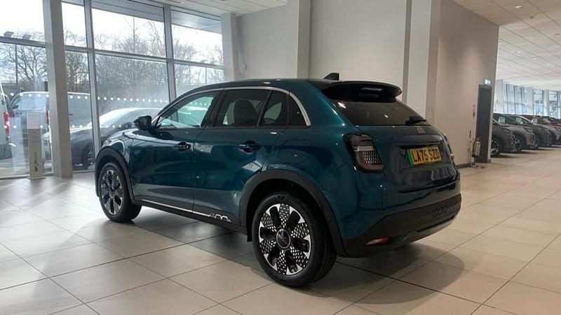 New Fiat 600E La Prima 114 kW (156 HP) 2025 Green SUV