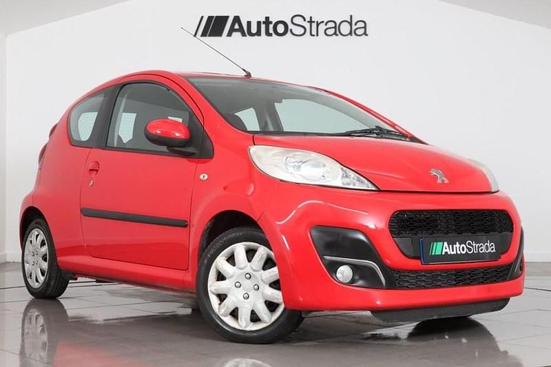 Used Peugeot 107 Active 68 HP (50 kW) 2013 Red Hatchback