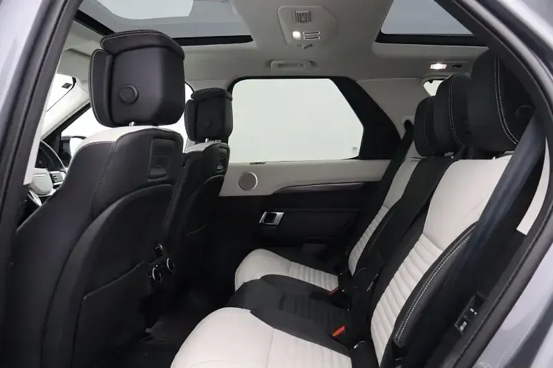 Used Land Rover Discovery 345 HP (253 kW) 2025 Grey SUV
