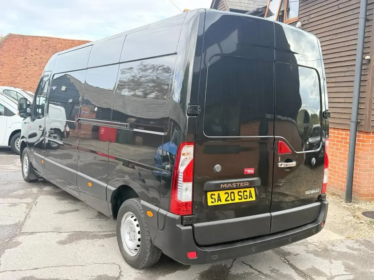 Used Renault Master Komfort 2020 Black MPV