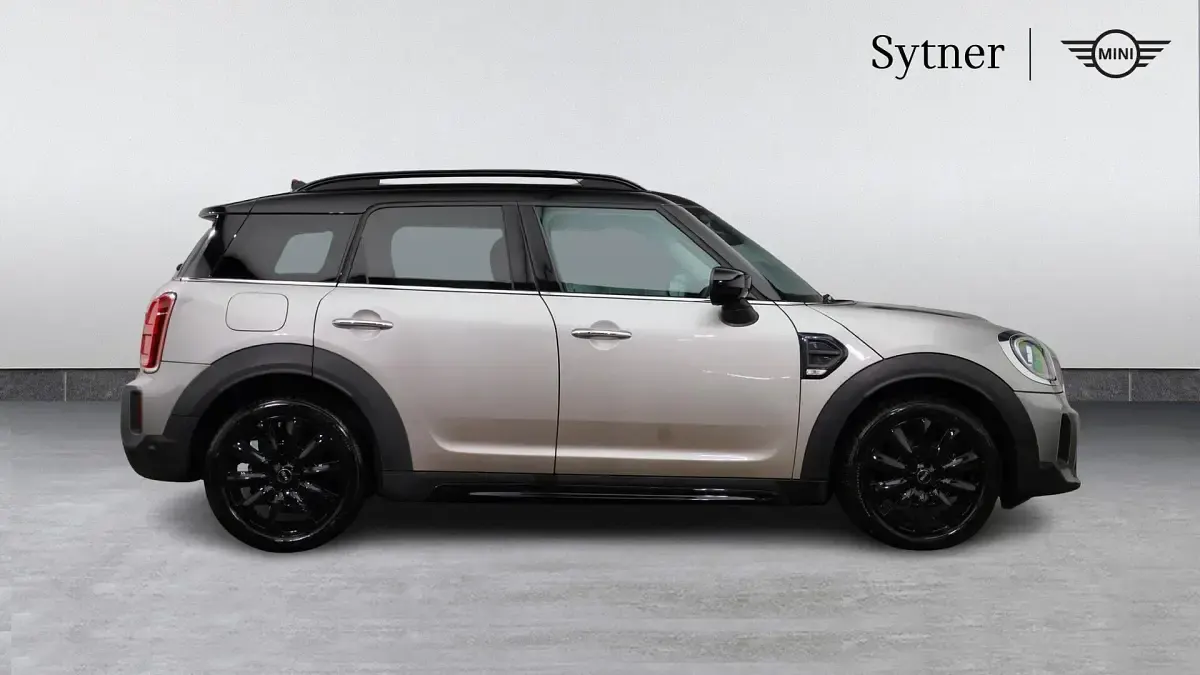 Usado Mini Cooper Countryman Classic 134 CV (98 kW) 2023 Plateado SUV
