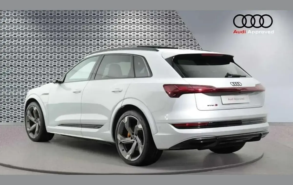 Used Audi e-tron Advanced 369 kW (503 HP) 2022 White SUV