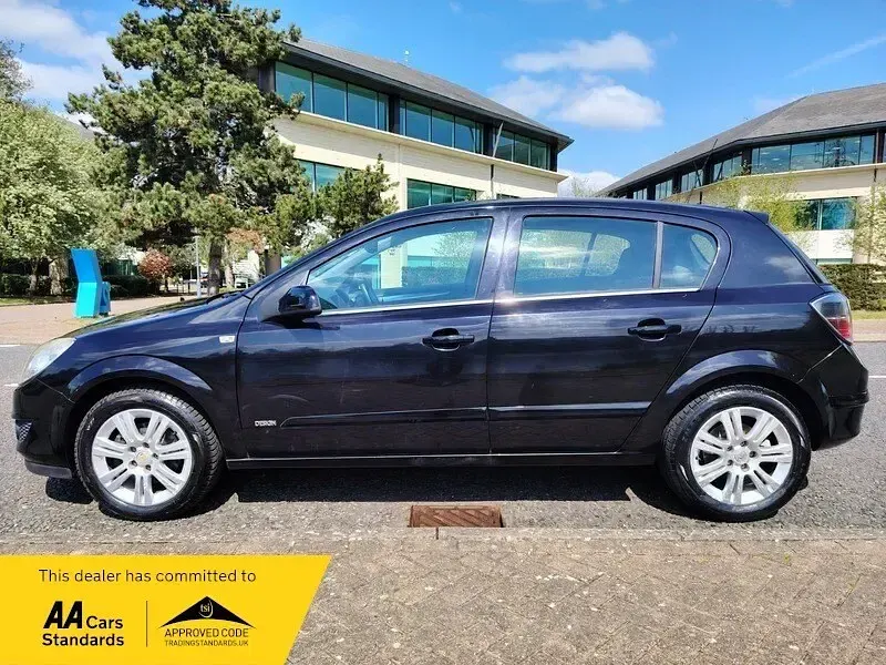 Used Vauxhall Astra Design Edition 138 HP (101 kW) 2008 Black Hatchback