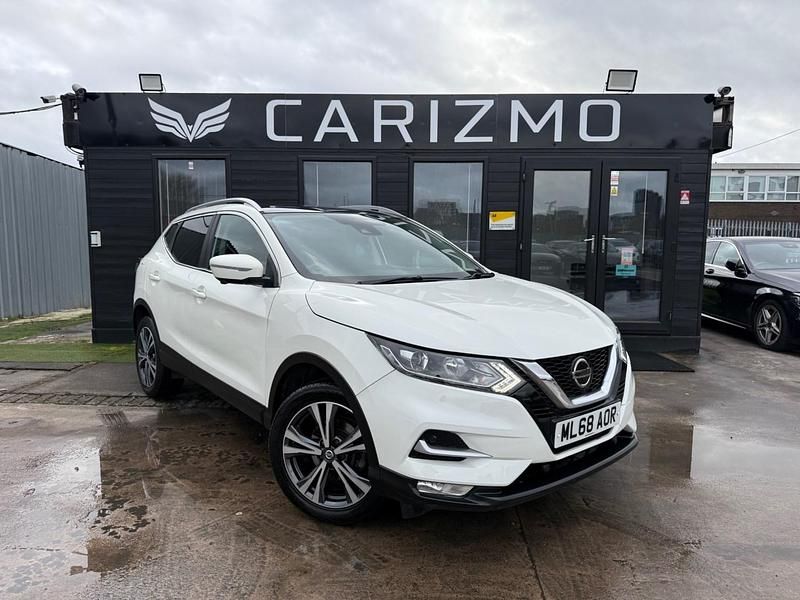 Used Nissan Qashqai N-Connecta 2018 White SUV