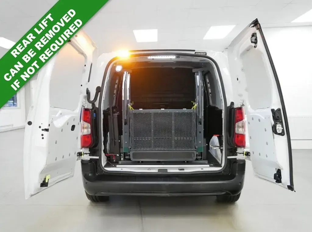 Used Citroën e-Berlingo 100 kW (136 HP) 2023 White MPV
