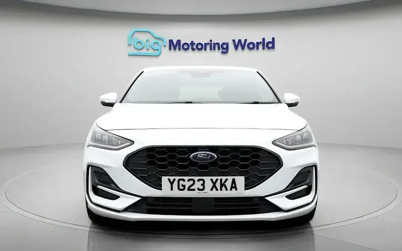 Used Ford Focus ST-Line 125 HP (91 kW) 2023 White Hatchback