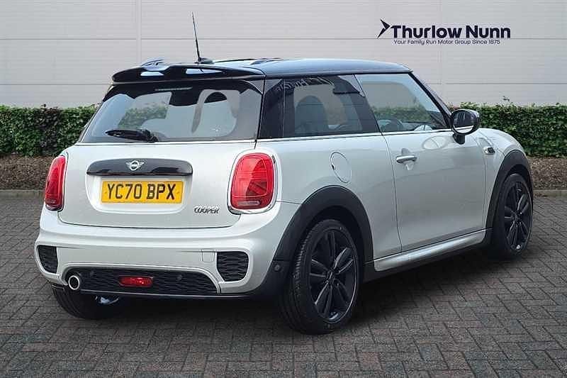 Begagnad Mini Cooper Hatch 136 HK (100 kW) 2020 Silver Halvkombi