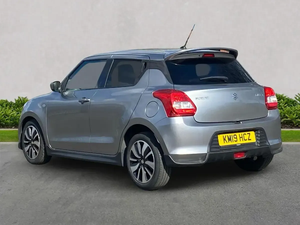 Used Suzuki Swift 90 HP (66 kW) 2019 Silver Hatchback