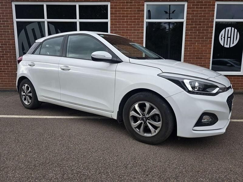 White Used 2020 Hyundai i20 SE Hatchback | £9,900 (Good price) - Image 1/4