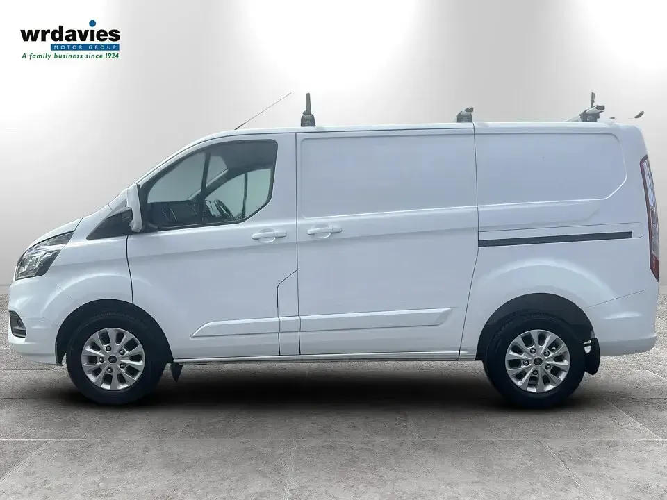 Used Ford Transit Custom Limited 130 HP (95 kW) 2022 White Van