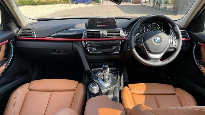 Used BMW 320 Sport Line 181 HP (133 kW) 2019 Silver Estate