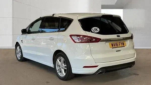Used Ford S-MAX Titanium 2016 White MPV
