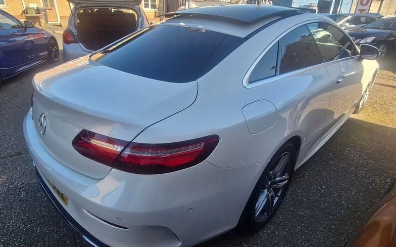 Used Mercedes E220 AMG Line Premium 194 HP (142 kW) 2020 Coupe